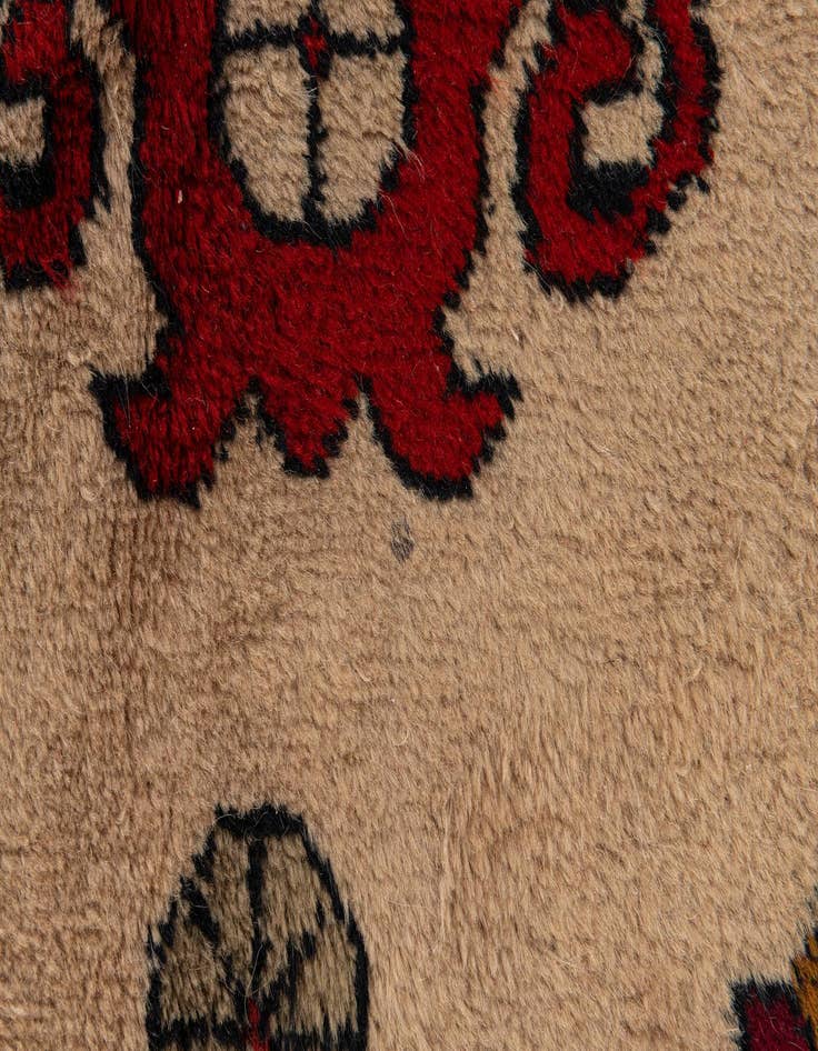 Detail image of  8' 5 x 10' 4  Hand Knotted Heriz Wool Rug