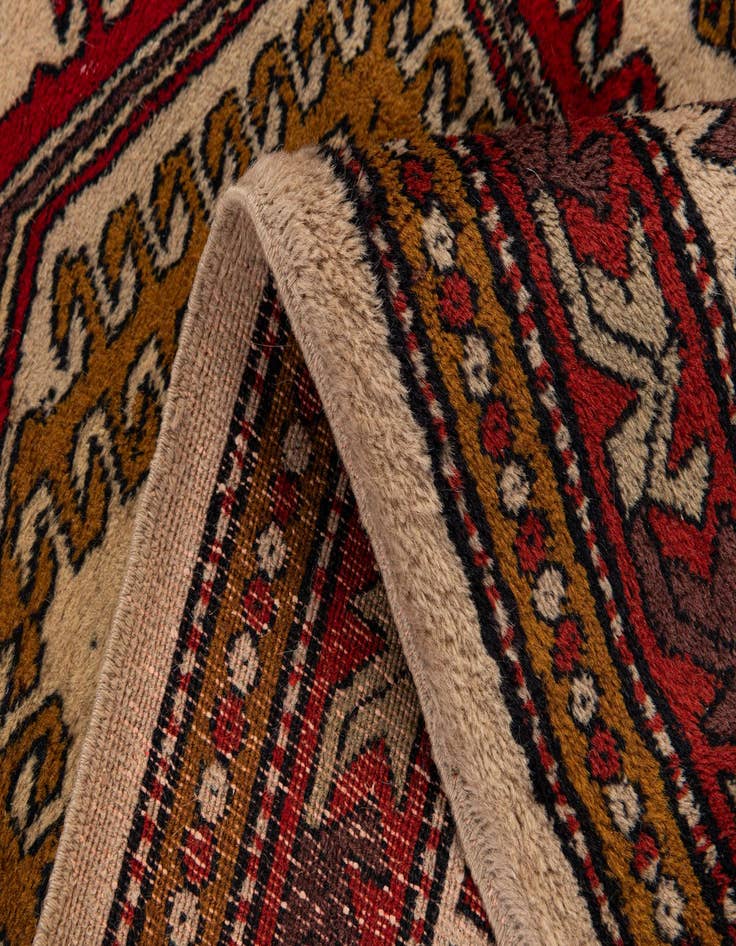 Detail image of  8' 5 x 10' 4  Hand Knotted Heriz Wool Rug