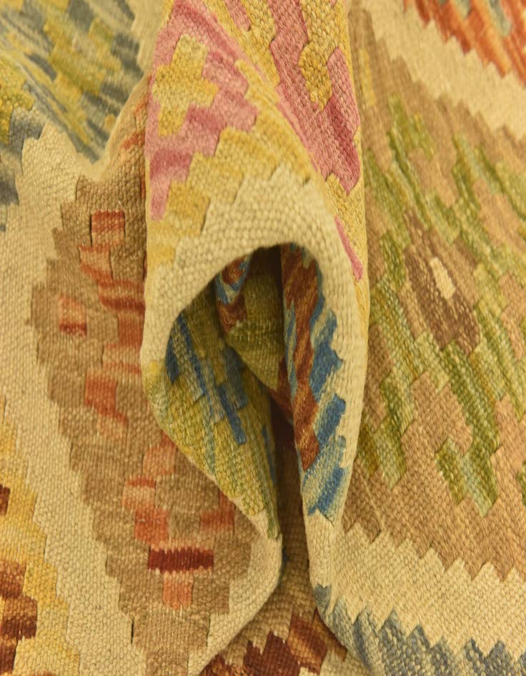 Detail image of  3' 3 x 5' 2  Hand Woven Kilim Maymana Wool Rug