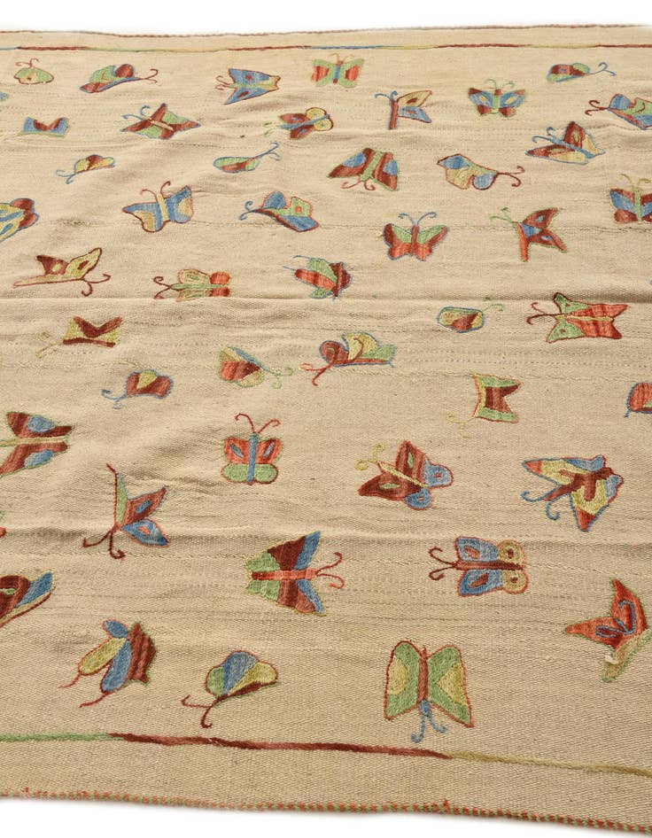 Detail image of  5' 6 x 7' 10  Hand Woven Kilim Modern Wool Rug