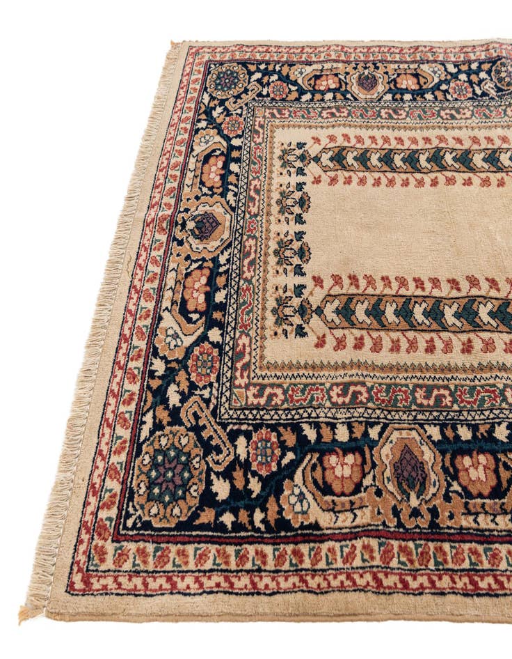 Detail image of  3' x 5' 5  Hand Knotted Lahour Wool Rug