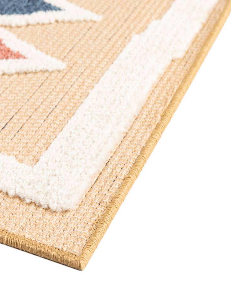 Detail image of  5' x 7' 7  Washable  Indoor / Outdoor Rug