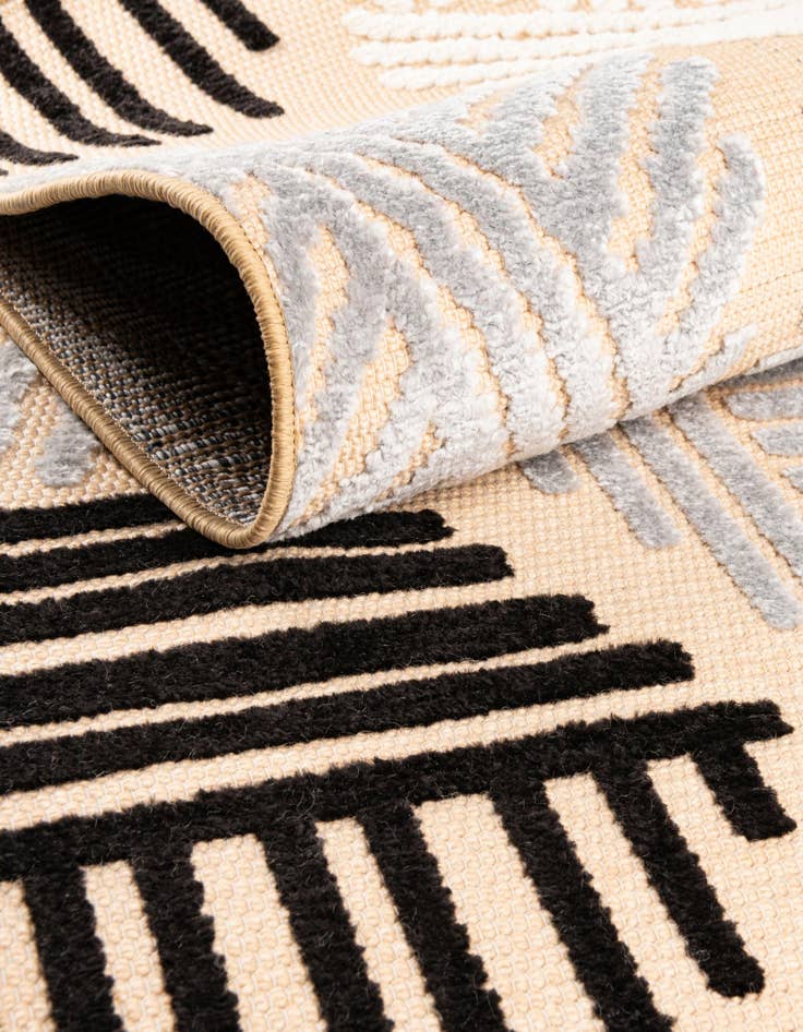 Detail image of  5' 3 x 7' 7  Washable  Indoor / Outdoor Rug