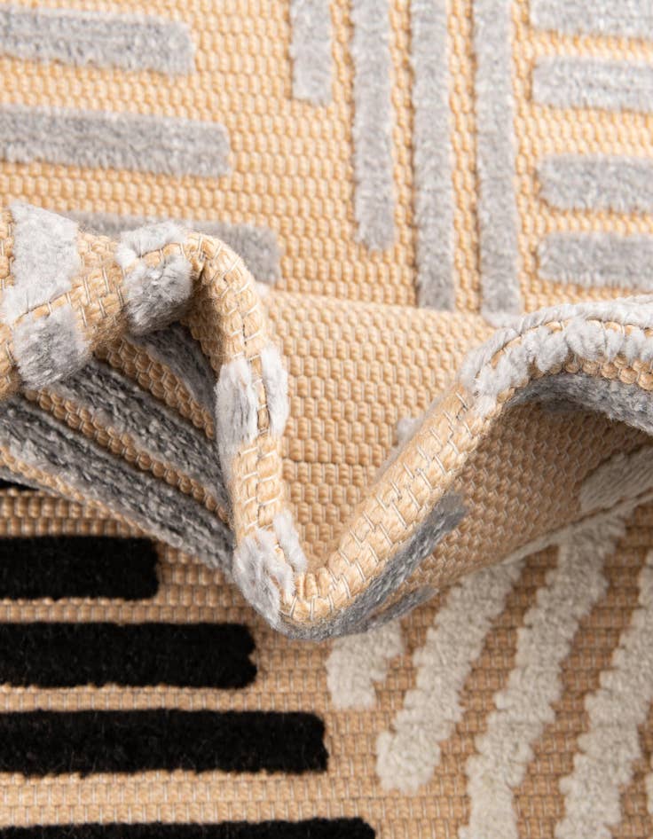 Detail image of  5' 3 x 7' 7  Washable  Indoor / Outdoor Rug