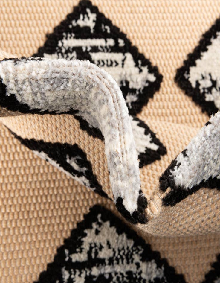 Detail image of  5' 3 x 7' 7  Washable  Indoor / Outdoor Rug