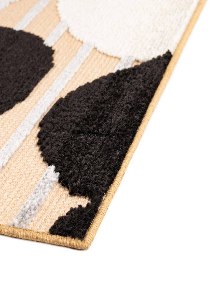 Detail image of  5' 3 x 7' 7  Washable  Indoor / Outdoor Rug