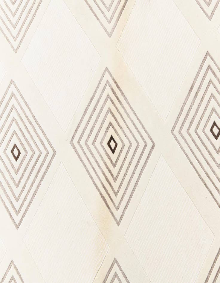 Detail image of  6' 3 x 6' 3  Hand Knotted Darya Round Rug