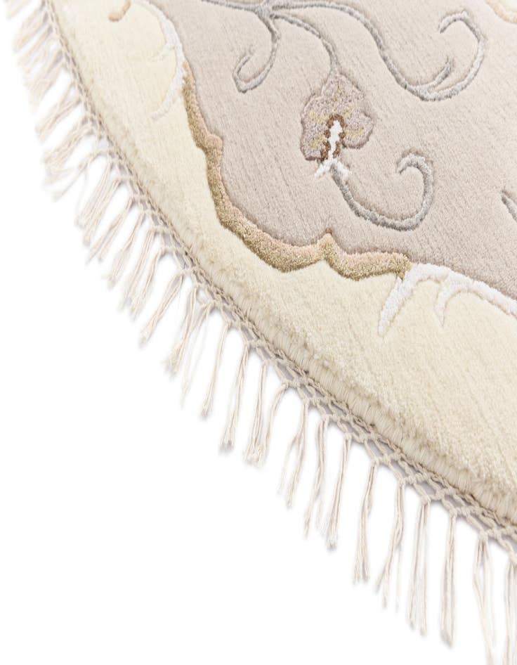 Detail image of  6' 5 x 6' 5  Hand Knotted Darya Round Rug