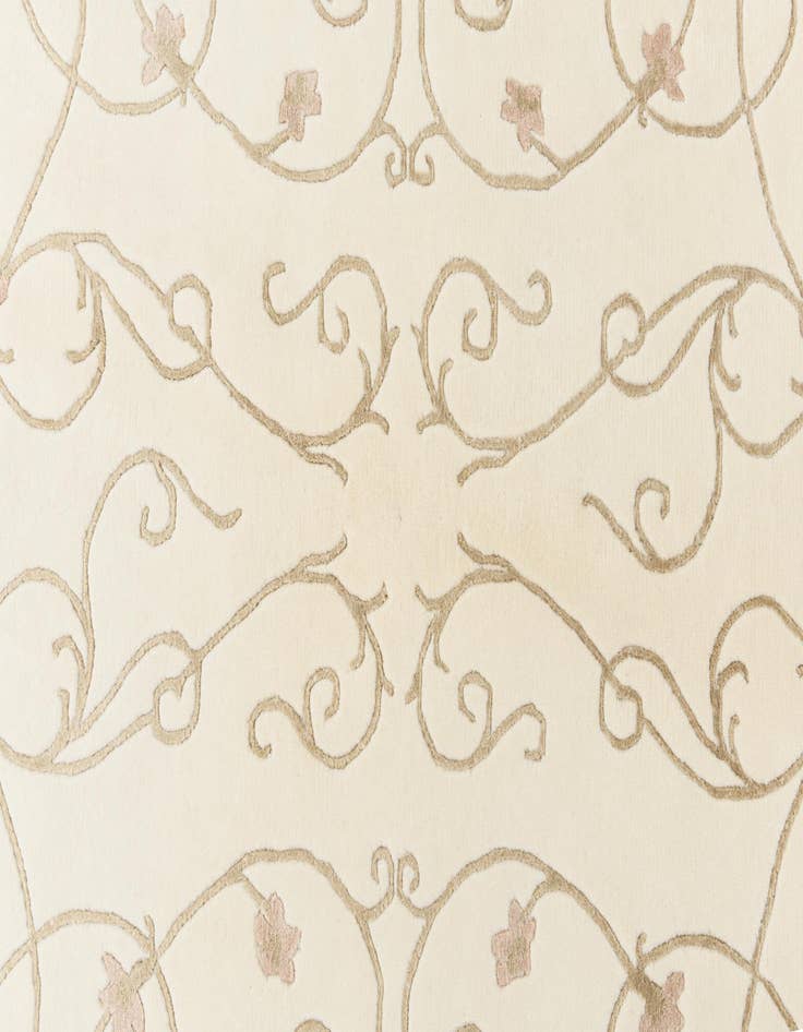 Detail image of  6' 5 x 6' 5  Hand Knotted Darya Round Rug