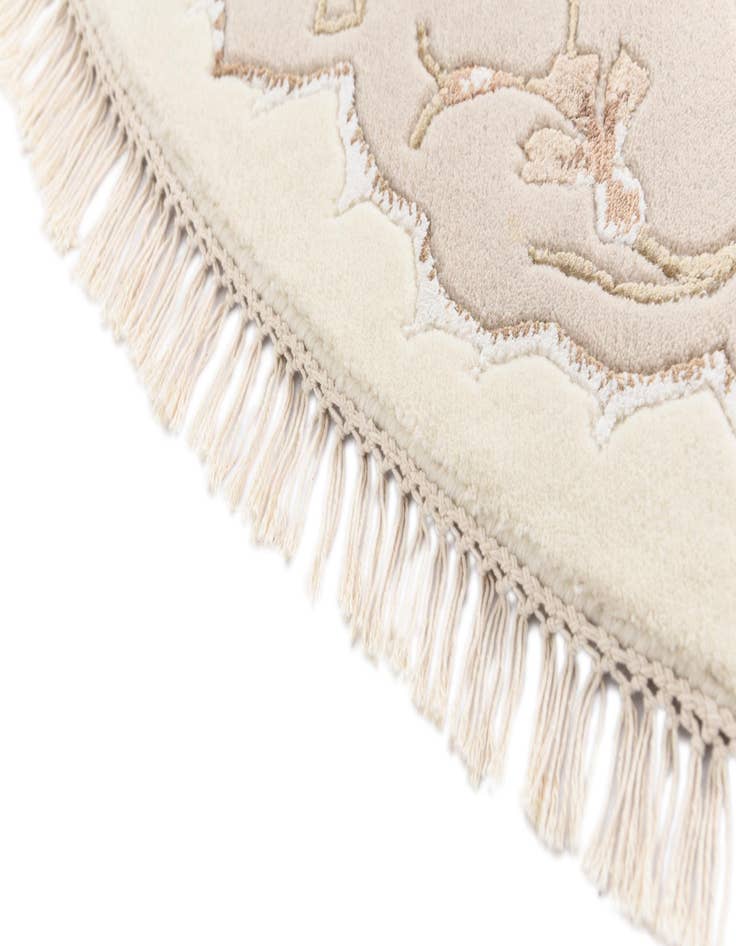 Detail image of  6' 5 x 6' 5  Hand Knotted Darya Round Rug