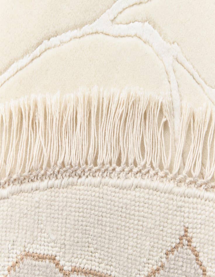 Detail image of  6' 5 x 6' 5  Hand Knotted Darya Round Rug