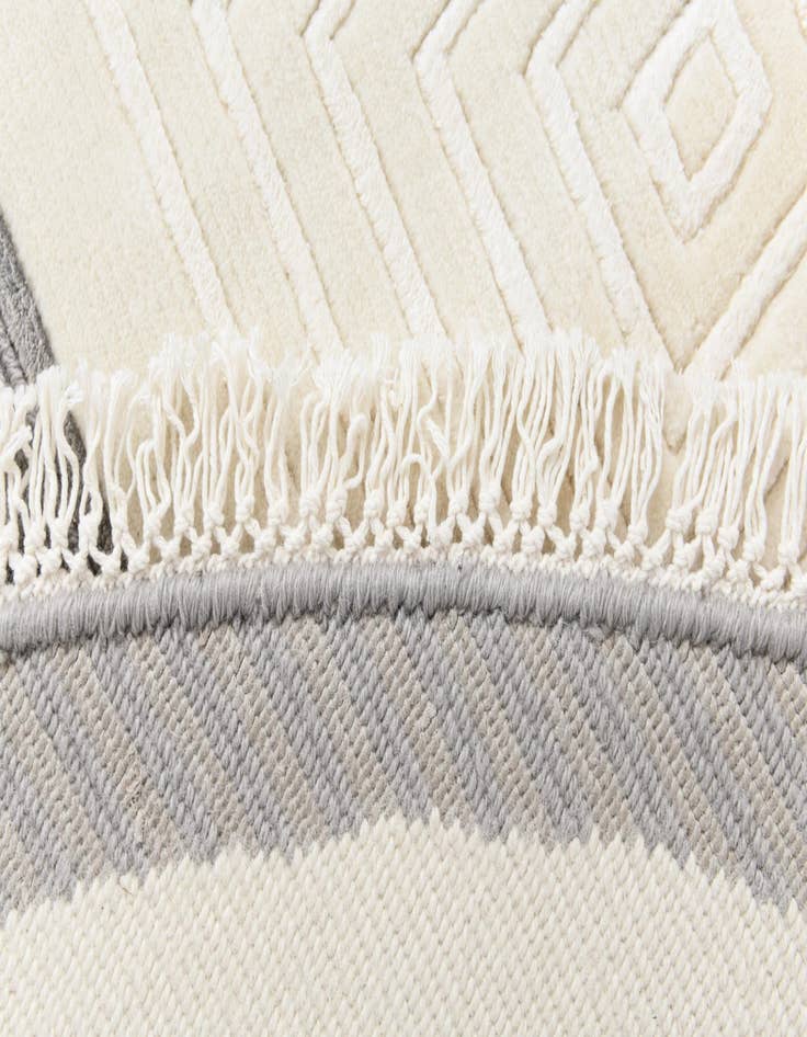 Detail image of  6' 4 x 6' 4  Hand Knotted Darya Wool Round Rug