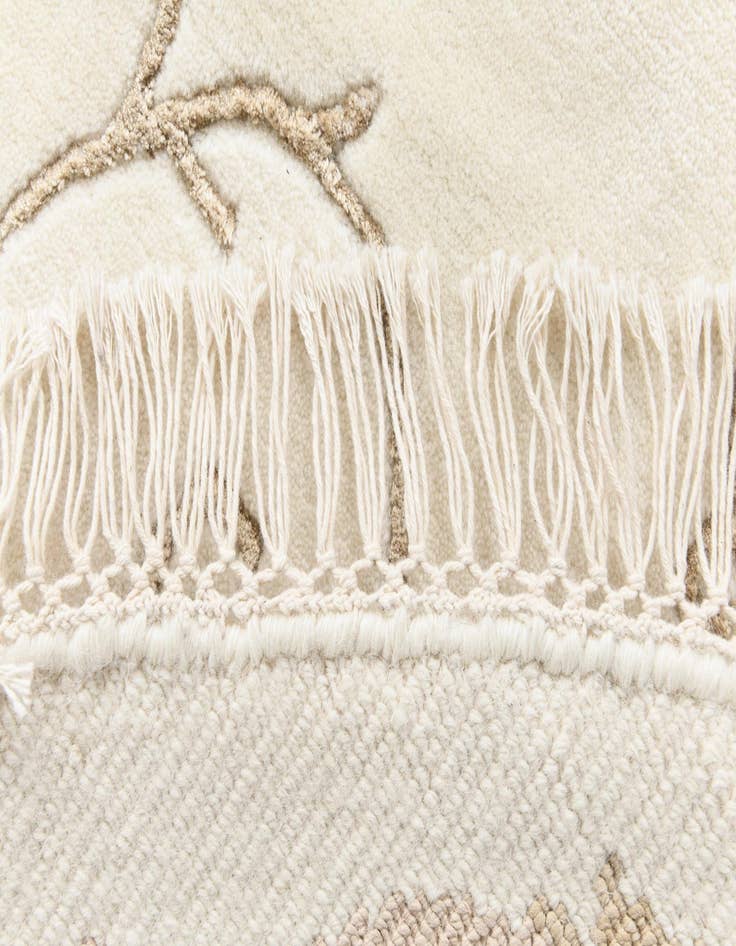 Detail image of  7' 10 x 7' 10  Hand Knotted Darya Wool Round Rug