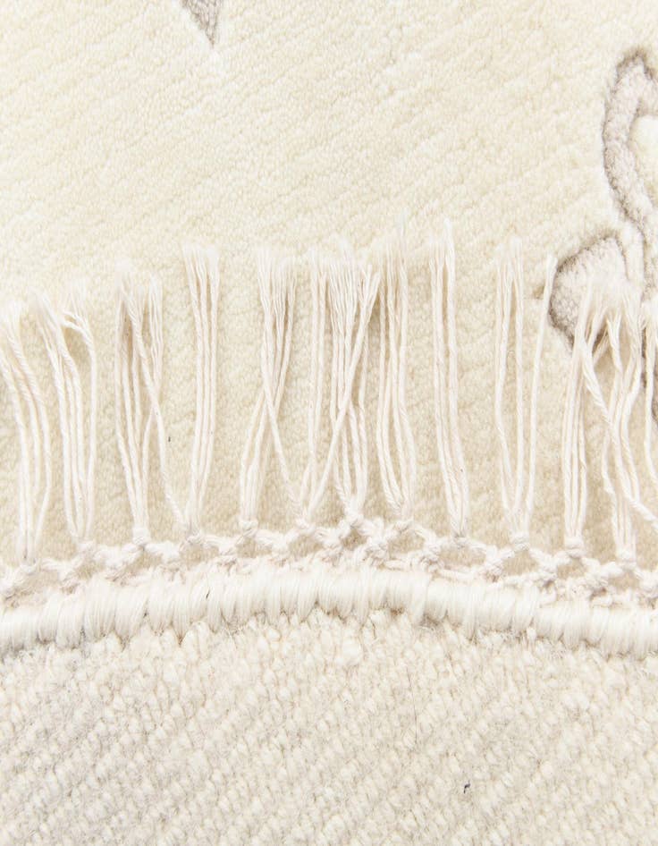 Detail image of  8' 3 x 8' 3  Hand Knotted Darya Wool Round Rug