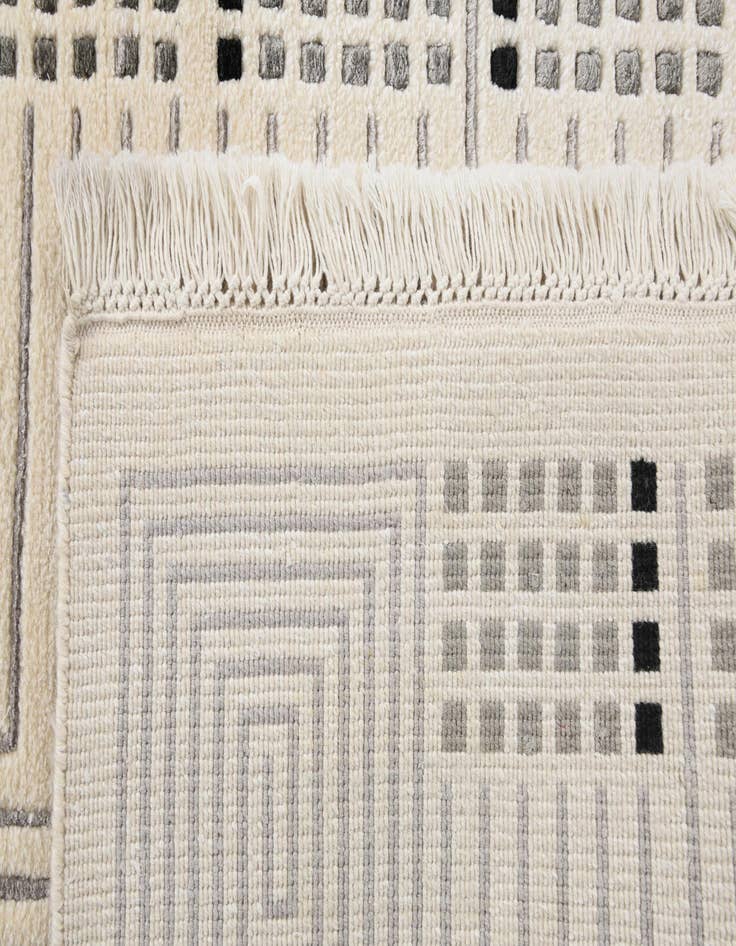 Detail image of  2' 8 x 10'  Hand Knotted Darya Wool Runner Rug