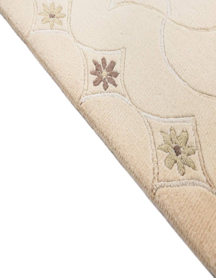 Detail image of  2' 7 x 9' 10  Hand Knotted Darya Wool Runner Rug