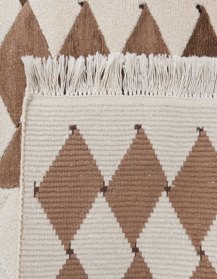 Detail image of  2' 7 x 9' 9  Hand Knotted Darya Wool Runner Rug