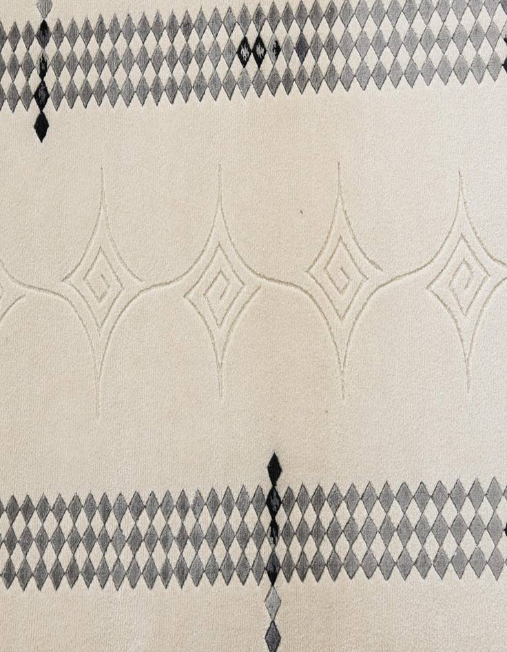 Detail image of  2' 7 x 9' 11  Hand Knotted Darya Wool Runner Rug