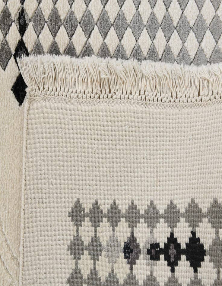 Detail image of  2' 7 x 9' 11  Hand Knotted Darya Wool Runner Rug