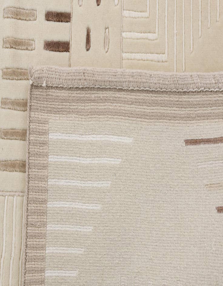 Detail image of  2' 7 x 9' 9  Hand Knotted Darya Wool Runner Rug