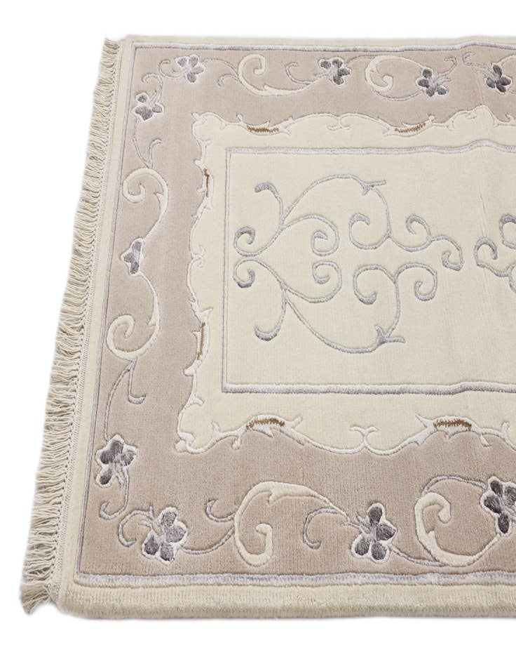 Detail image of  2' 8 x 10'  Hand Knotted Darya Wool Runner Rug