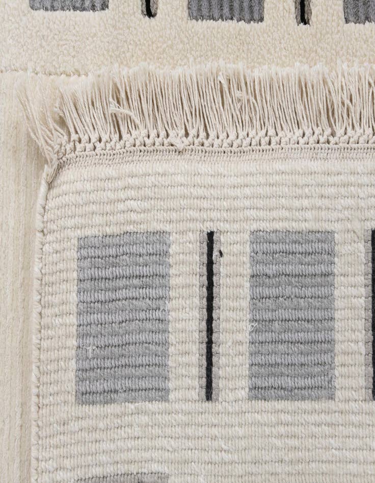 Detail image of  2' 8 x 9' 8  Hand Knotted Darya Wool Runner Rug