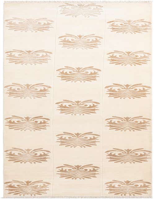 A 13 ft Darya runner rug in ivory and cream with a repeating modern oriental medallion pattern.