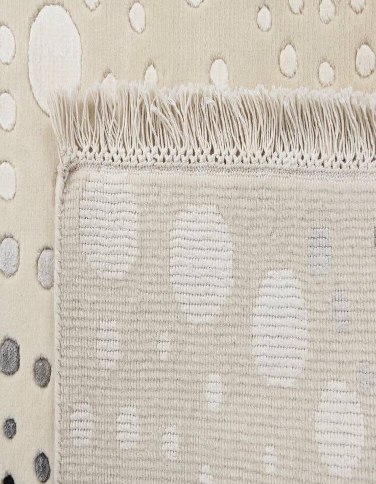 Detail image of  2' 7 x 13' 3  Hand Knotted Darya Wool Runner Rug