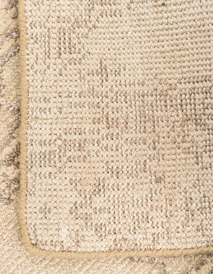 Detail image of  2' 8 x 8' 8  Hand Knotted Darya Runner Rug