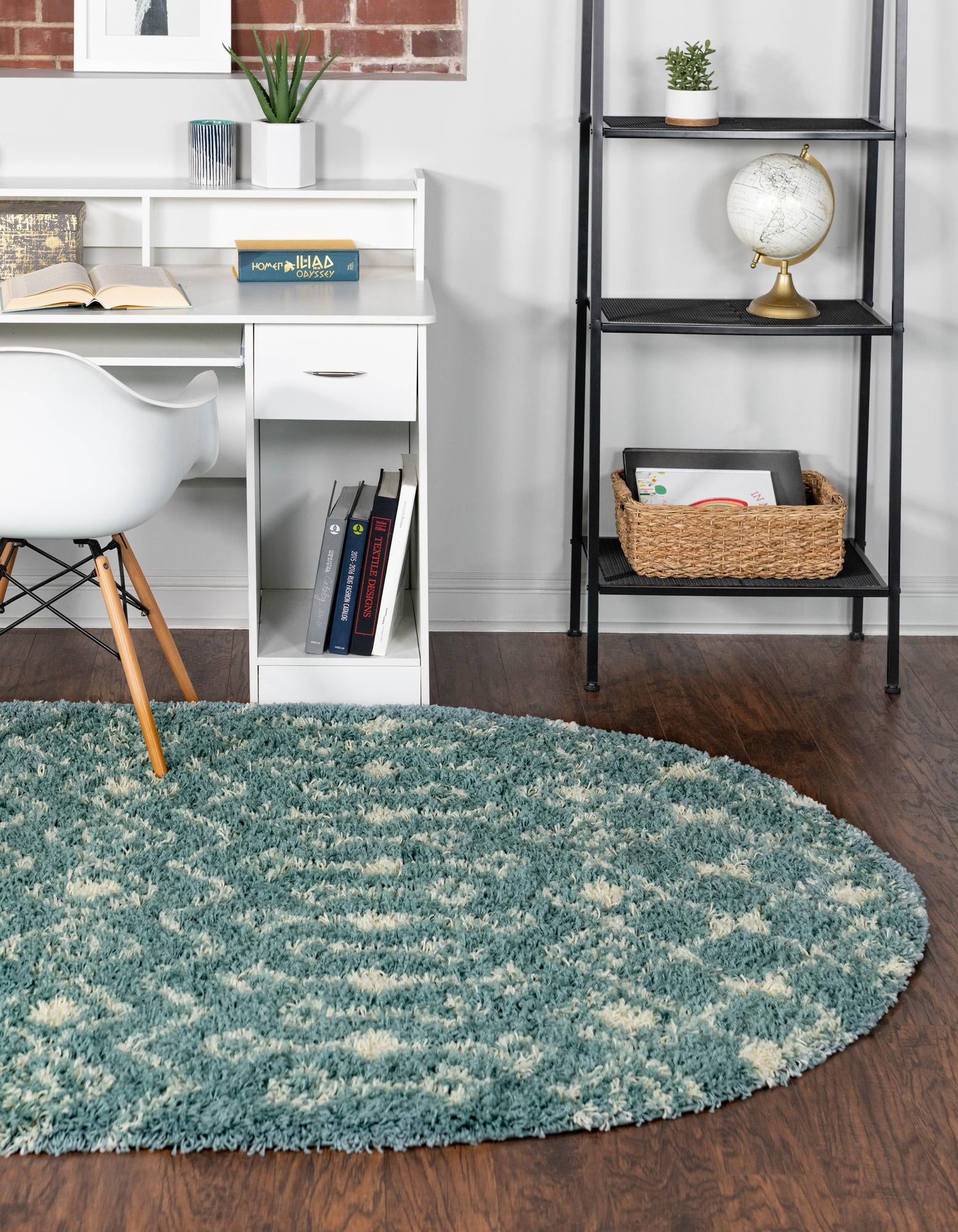  7' 10 x 10' Moroccan Trellis Shag Oval Rug