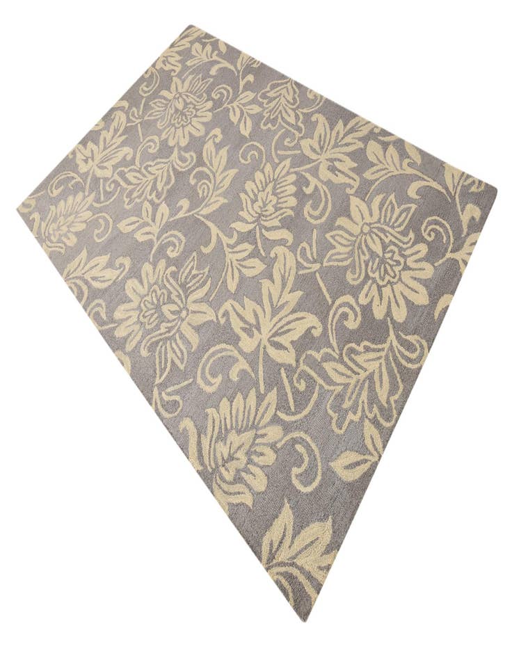 Detail image of  5' x 7' 11 Agra Rug