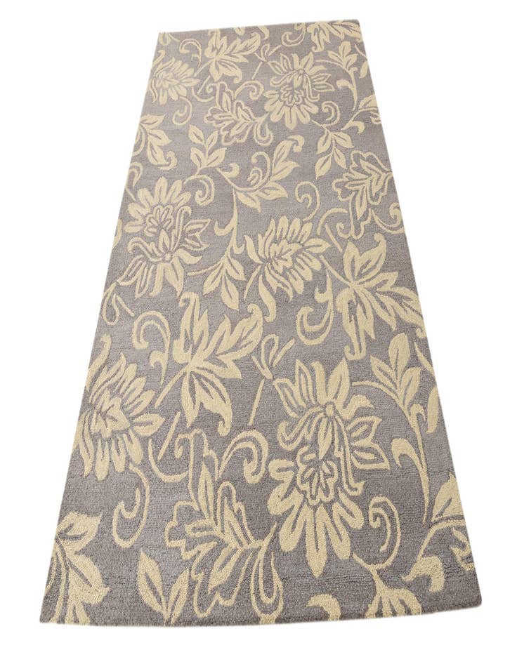 Detail image of  5' x 7' 11 Agra Rug