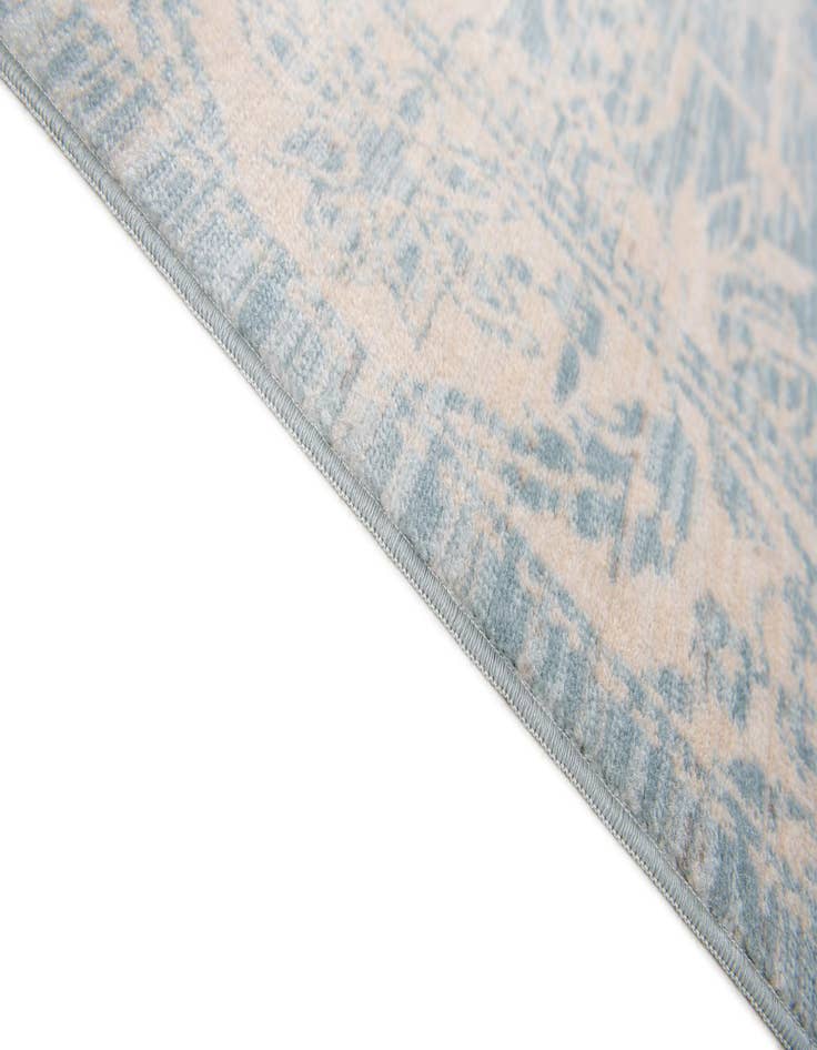 Detail image of  4' 10 x 8' Alexis Rug