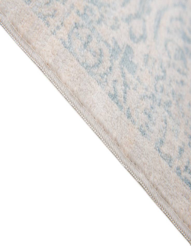 Detail image of  4' 10 x 8' Alexis Rug