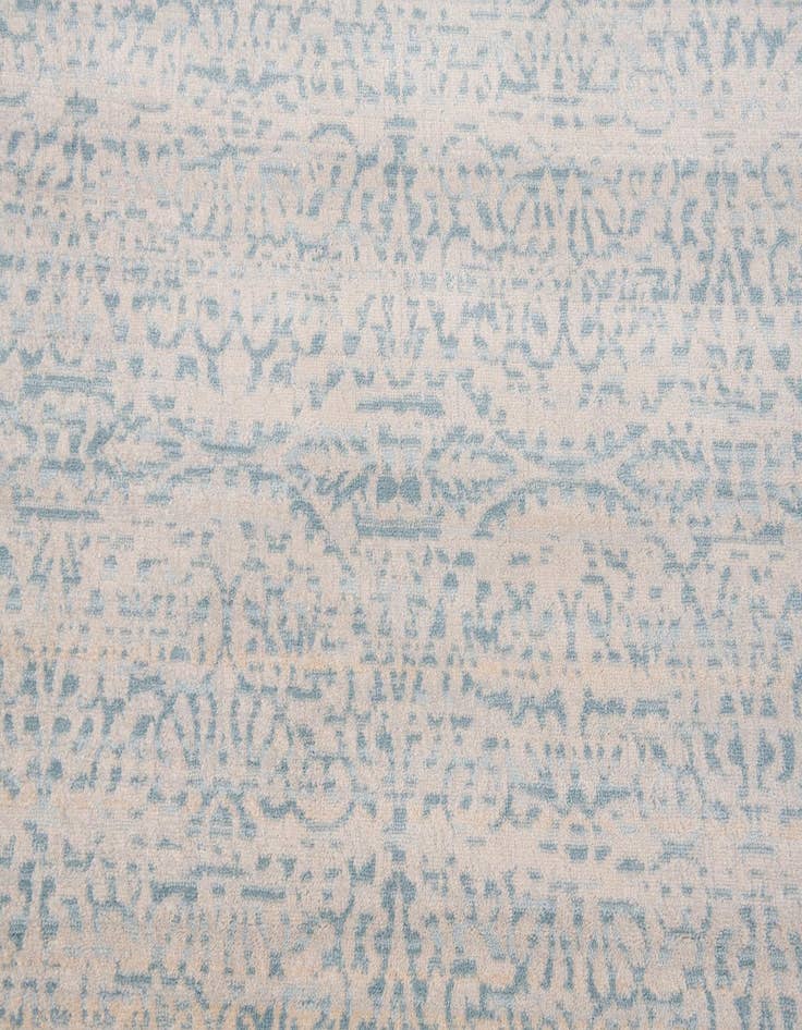 Detail image of  4' 10 x 8' Alexis Rug