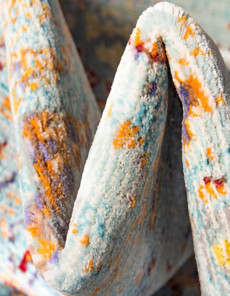 Detail image of  7' x 10' Alexis Rug