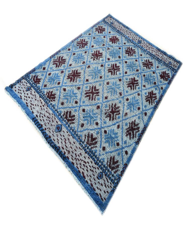 Detail image of  5' 5 x 8' 3  Hand Knotted Darya Wool Rug