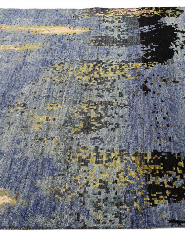 Detail image of  6' 5 x 9' 9  Hand Knotted Darya Rug