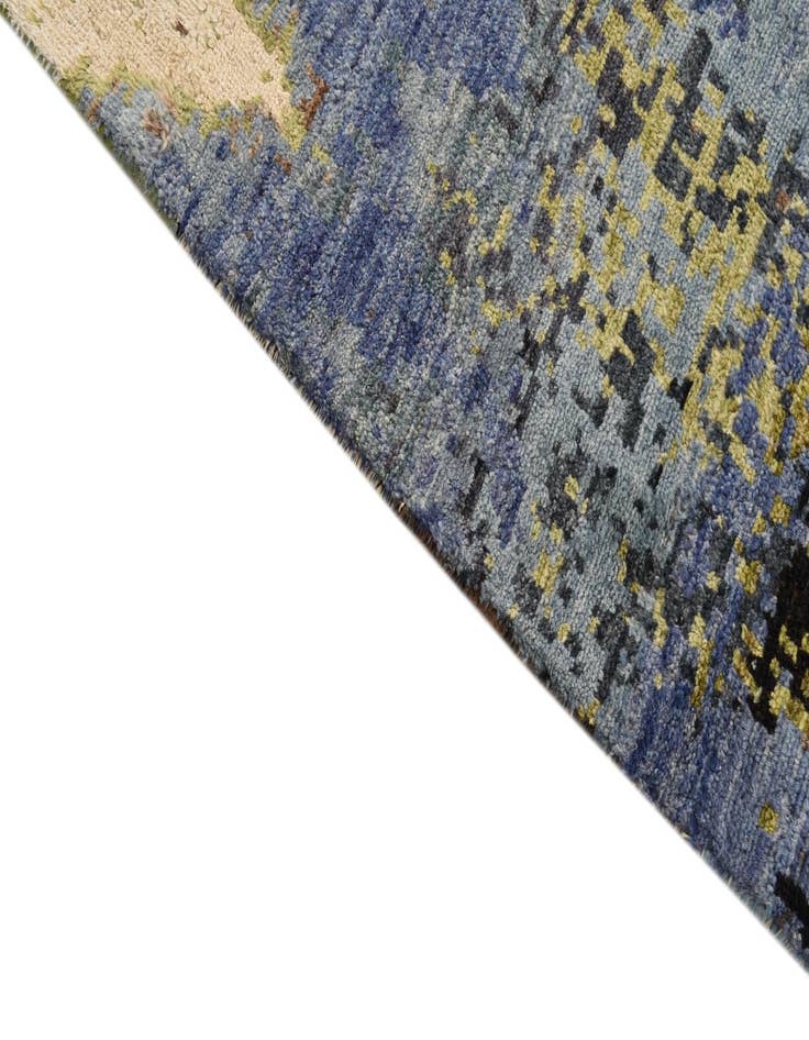 Detail image of  6' 5 x 9' 9  Hand Knotted Darya Rug