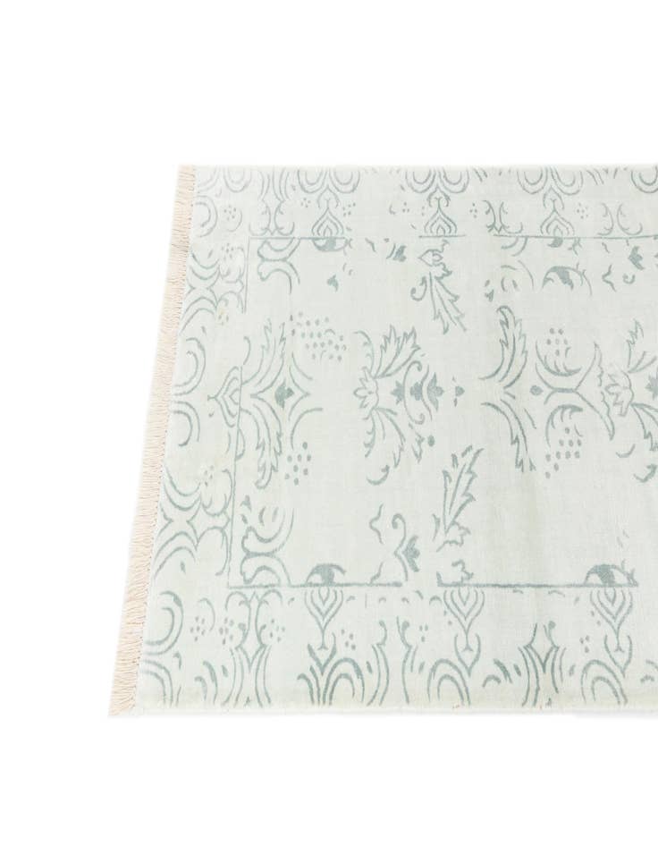 Detail image of  2' 7 x 4' 8  Hand Knotted Darya Wool Rug