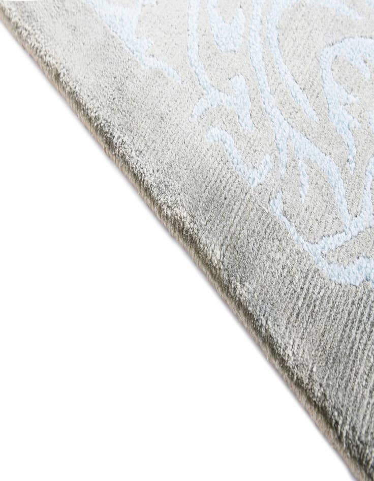 Detail image of  2' 10 x 5' 1  Hand Knotted Darya Wool Rug