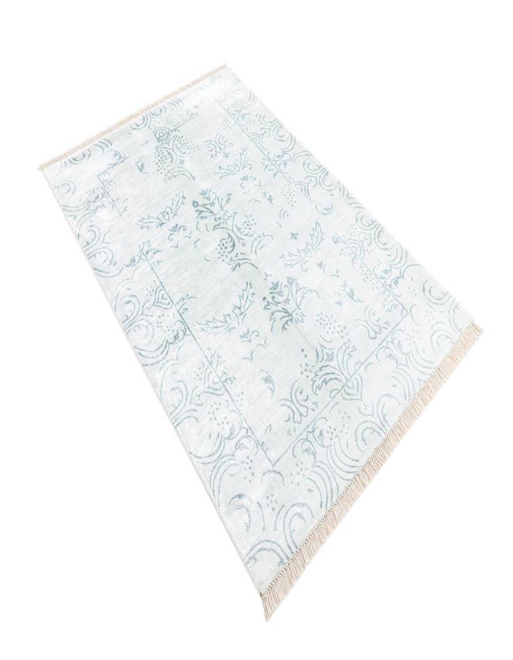 Detail image of  4' x 6' Darya Rug