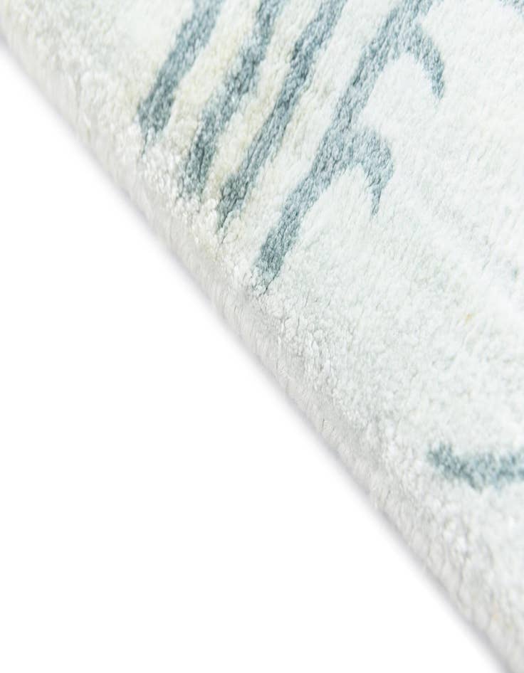 Detail image of  4' x 5' 11 Darya Rug