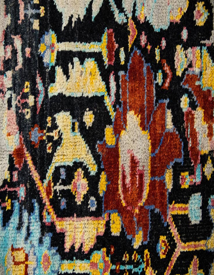 Detail image of  12' 6 x 15' 3  Hand Knotted Darya Wool Rug