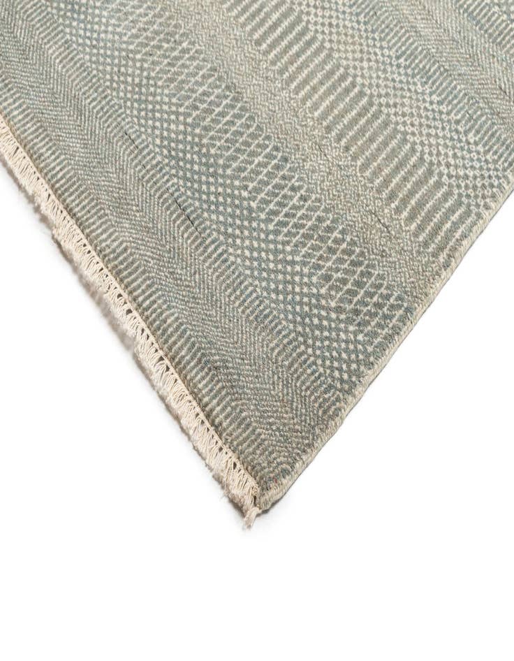 Detail image of  10' x 13' Kamla Wool Rug