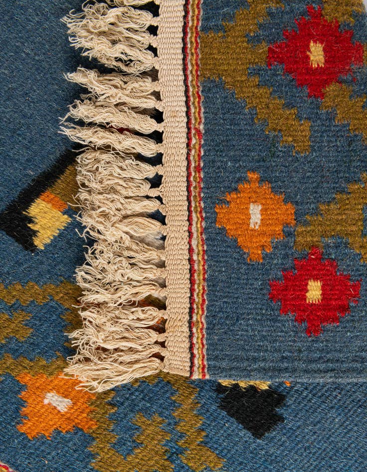 Detail image of  1' 3 x 1' 6  Hand Woven Kilim Dhurrie Wool Rug