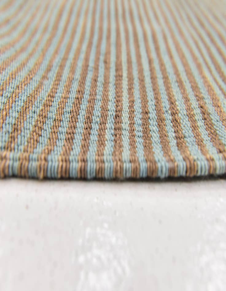 Detail image of  4' 4 x 5' 10  Hand Woven Kilim Modern Wool Rug