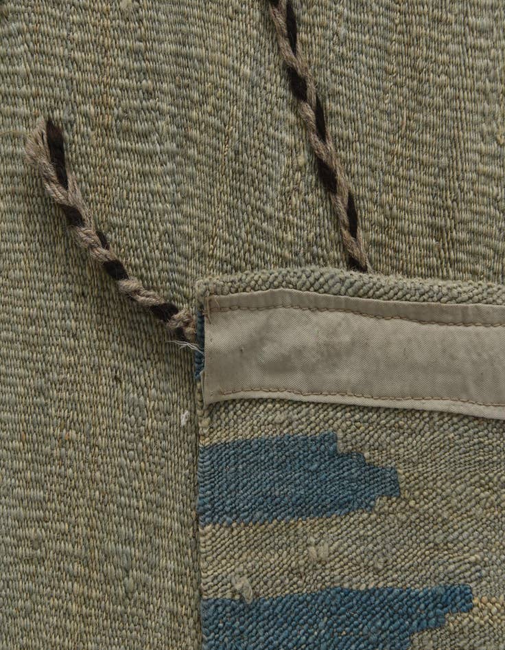 Detail image of  8' 5 x 9' 7  Hand Woven Kilim Modern Wool Rug