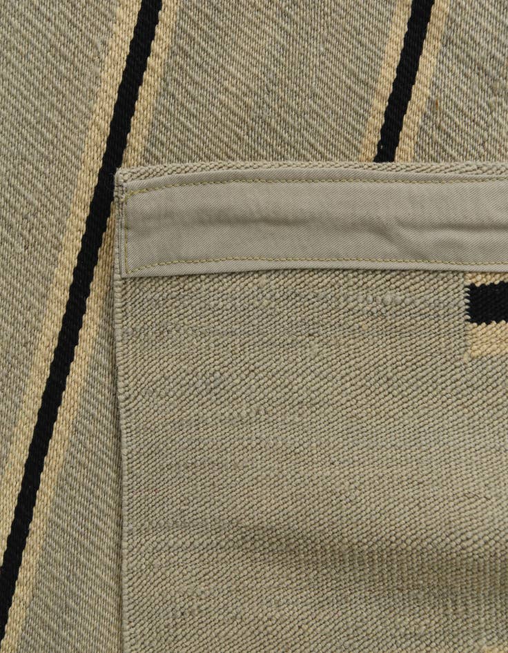 Detail image of  4' x 6'  Hand Woven Kilim Modern Wool Rug