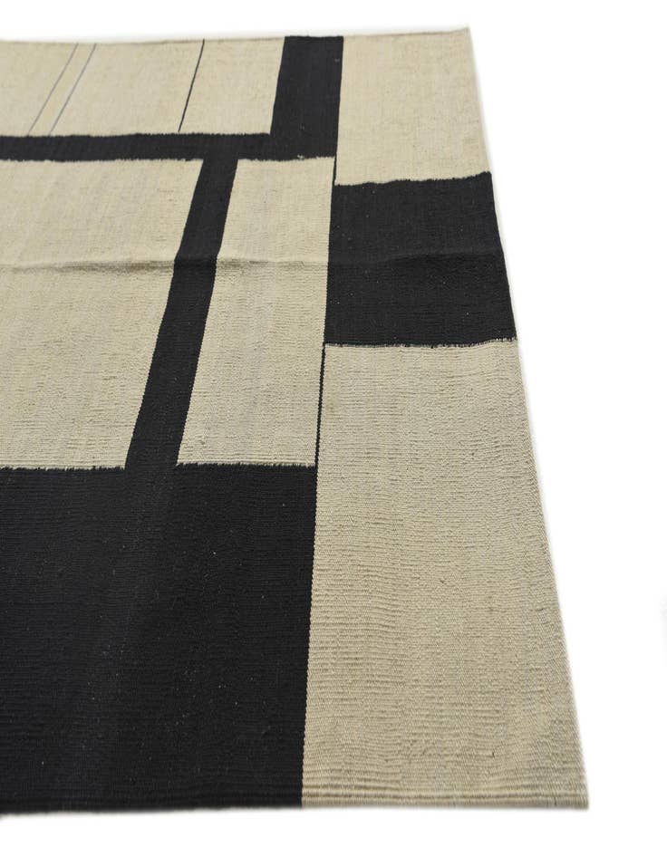 Detail image of  4' 4 x 5' 10  Hand Woven Kilim Modern Wool Rug